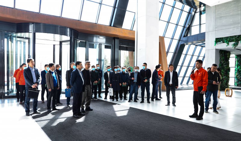 <b>中國工程院院士，吳忠儀表黨委書記、董事長馬玉山一行蒞臨寧夏鋼鐵集團參觀</b>